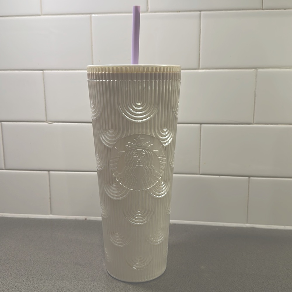New Starbucks siren shell cold cup! 🤍